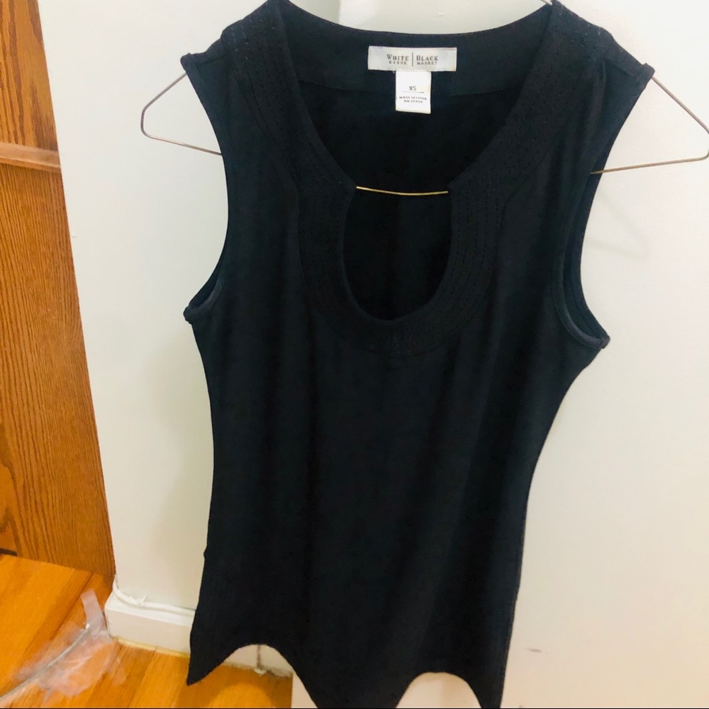 Scoop neck sleeveless tunic top